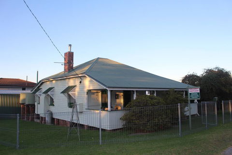 Dillons Cottage - Accommodation Kalgoorlie 0