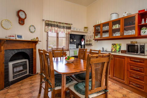 Dillons Cottage - Accommodation Kalgoorlie 2