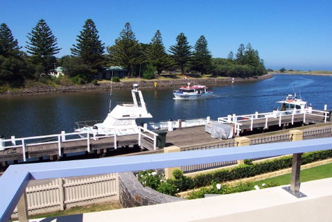 Dockside Waterfront Indulgence - Accommodation Kalgoorlie 2