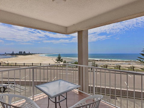 Dolphin Court 4 - Accommodation Kalgoorlie 2