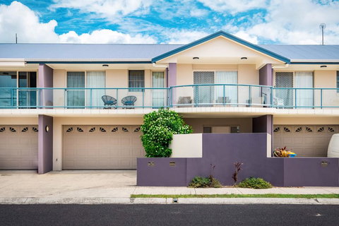 Driftwood - Modern Townhouse - Accommodation Kalgoorlie 0