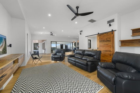 Due North Beach House - Accommodation Kalgoorlie 2