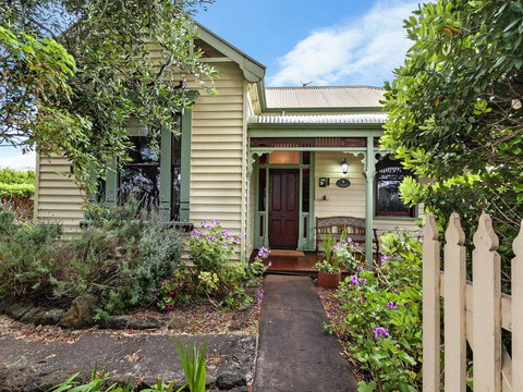 EAMONT ON SACKVILLE - Accommodation Kalgoorlie 1