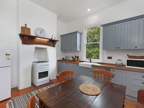 EAMONT ON SACKVILLE - Accommodation Kalgoorlie 2