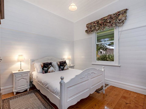 EAMONT ON SACKVILLE - Accommodation Kalgoorlie 3