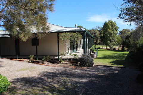 East Street Retreat - Accommodation Kalgoorlie 0