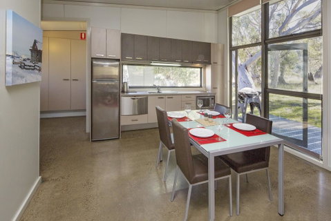 Ecocrackenback 13 - Sustainable Chalet Close To The Slopes - Accommodation Kalgoorlie 3