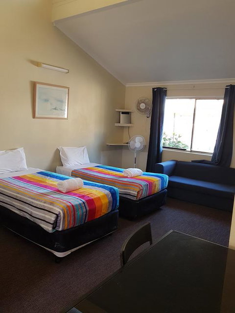 El Lago Tourist Park - Accommodation Kalgoorlie 3
