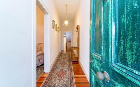 Eliza 1875 Red Brick Duplex Townhouse - Accommodation Kalgoorlie 1
