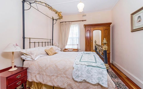 Eliza 1875 Red Brick Duplex Townhouse - Accommodation Kalgoorlie 3