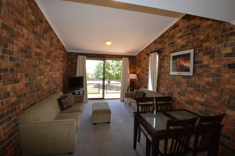 Ellswood 5 - Accommodation Kalgoorlie 3