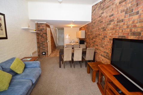 Ellswood 6 - Accommodation Kalgoorlie 2
