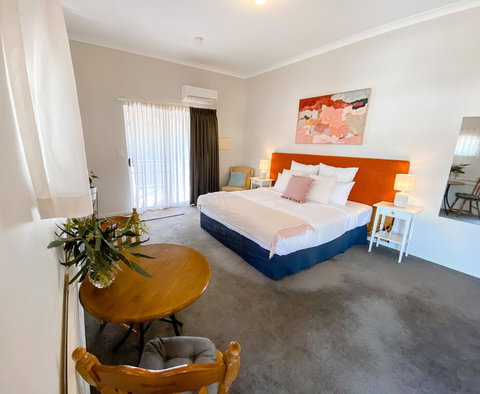 EM Apartment - Accommodation Kalgoorlie 1
