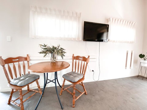 EM Apartment - Accommodation Kalgoorlie 2