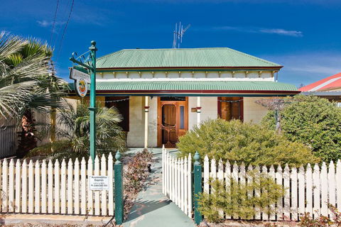 Emaroo Cottages Broken Hill - Accommodation Kalgoorlie 0