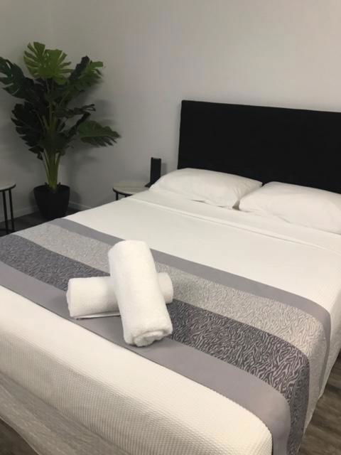 Escape On Lake - Accommodation Kalgoorlie 2