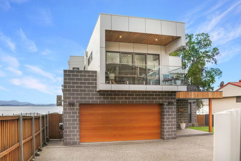 Eternity 141 - Room With Private Bathroom, Balcony Bed & Breakfast - Accommodation Kalgoorlie 1