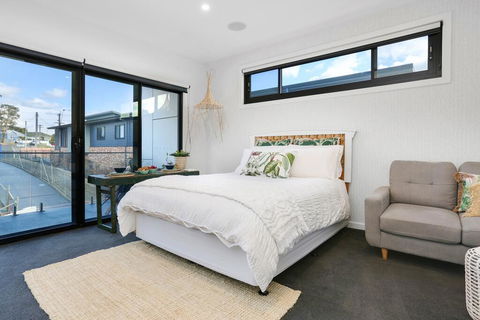 Eternity 141 - Room With Private Bathroom, Balcony Bed & Breakfast - Accommodation Kalgoorlie 2