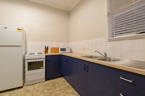 Exmouth Villas Unit 35 - 2 Bedroom Self-Contained Unit At The Heart Of Town - Accommodation Kalgoorlie 0