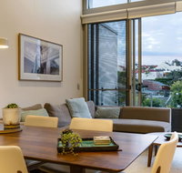 Explore Sydney from a peaceful modern apartment - Accommodation Kalgoorlie