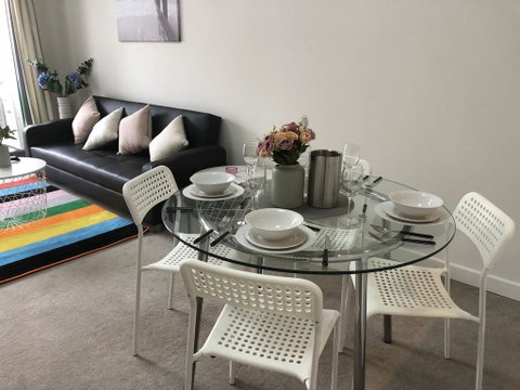 Exquisite Family Home +Parking, Close To CBD - Accommodation Kalgoorlie 2