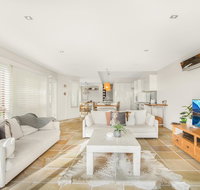 Family House With BBQ Deck Water View and Parking - Accommodation Kalgoorlie