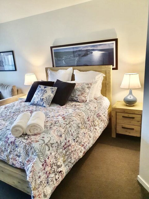 FAMILY ISLAND GETAWAY - BEACHFRONT APARTMENT - Accommodation Kalgoorlie 3