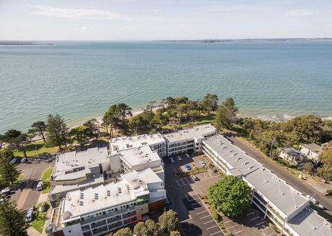 FAMILY ISLAND GETAWAY - BEACHFRONT APARTMENT - Accommodation Kalgoorlie 0