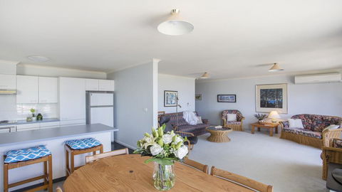 Fathoms 17 - Mollymook ALL LINEN PROVIDED - Accommodation Kalgoorlie 1