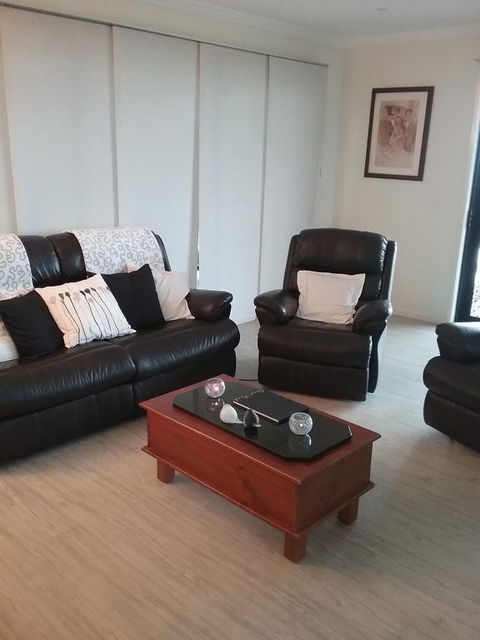 Fraser Views Bed And Breakfast - Accommodation Kalgoorlie 3