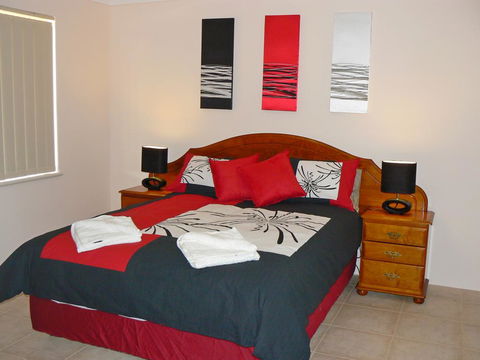 Geraldton Luxury Vacation Home - Accommodation Kalgoorlie 0