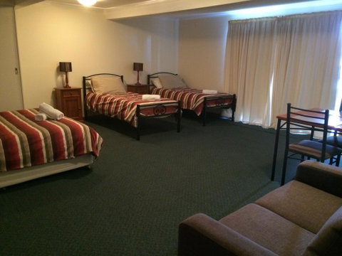 Glengarry 1 - Accommodation Kalgoorlie 1