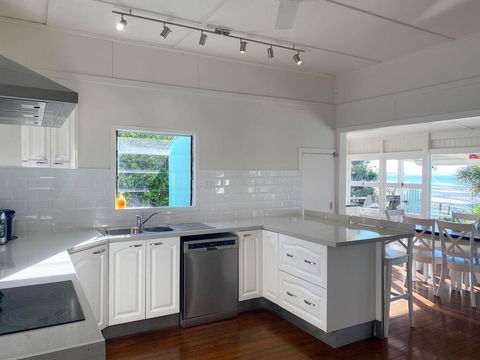 Golden Sands At Beachmere - Accommodation Kalgoorlie 2