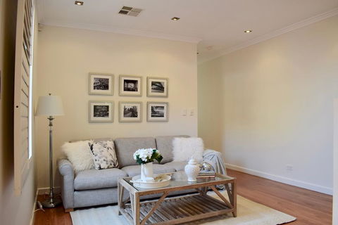 Gorgeous Row Terrace Near Sydney Harbour Bridge - Accommodation Kalgoorlie 0