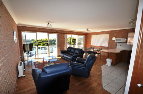 Grand Pacific 1 - Unit 4 - Accommodation Kalgoorlie 2