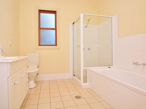 Grasmere Estate Homestead - Hear The Lions Roar From Nearby Hunter Valley Zoo - Accommodation Kalgoorlie 3