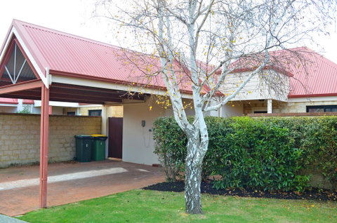 Halcyon Daze - Accommodation Kalgoorlie 0