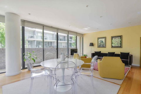 HAZEL Chapel St Socialite. Pool, Spa & Gym - Accommodation Kalgoorlie 3