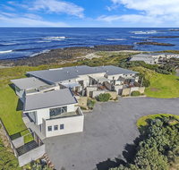 HEARN'S BEACHSIDE VILLA 2 - Accommodation Kalgoorlie