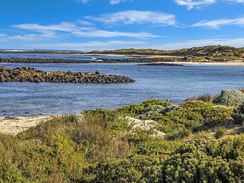 HEARN'S BEACHSIDE VILLA 7 - Accommodation Kalgoorlie 3