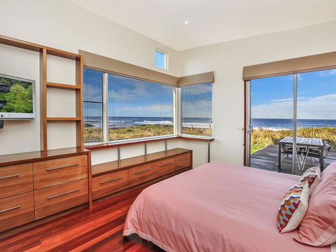 HEARN'S BEACHSIDE VILLA 9 - Accommodation Kalgoorlie 3
