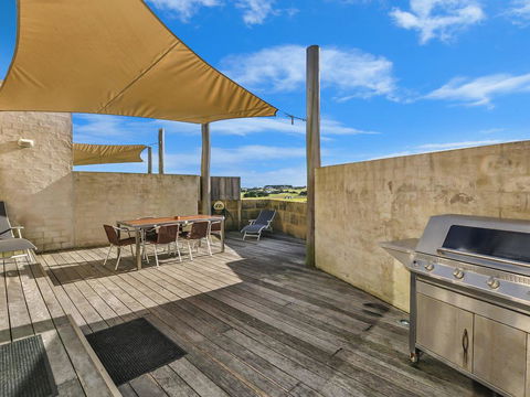 HEARN'S BEACHSIDE VILLA 9 - Accommodation Kalgoorlie 1