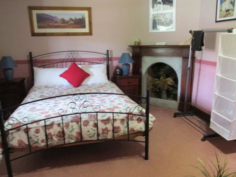 Henry's Cottage - Accommodation Kalgoorlie 1