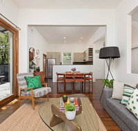 Historic 1890s House With Terraced Backyard Deck - Accommodation Kalgoorlie