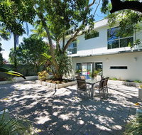 HOLIDAY HOME - 6 BEDROOMS CLOSE TO TOWN - Accommodation Kalgoorlie