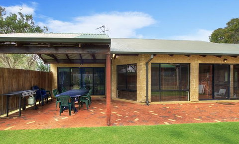 Holiday On The Terrace - Accommodation Kalgoorlie 2