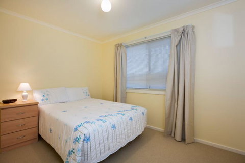 Holidays At Hollydene - Accommodation Kalgoorlie 1