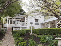 Hollyoak Cottage - delightful ducks and doileys