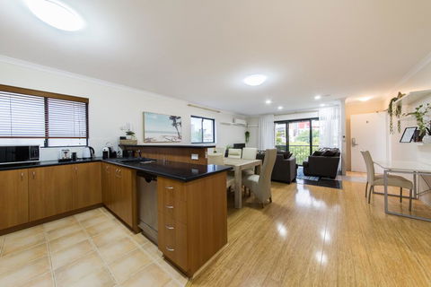 ISOLATION READY!! Super Size Me!! Top Location. Isolation Ready. Sanitised. Free CAT Bus, Pool, Gym And Everything At Your Finge - Accommodation Kalgoorlie 2