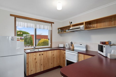 Josie Villa - Beautiful West Burnie: Long Or Short Term - Accommodation Kalgoorlie 3